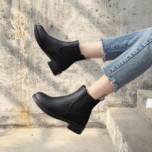 Women's Chelsea Boots Black PU Leather Round Toe Low Heels Snow Retro Chunky Heel Platform British Sole Autumn Winter Wear
