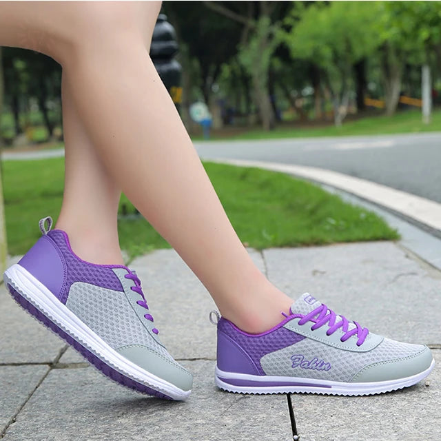 Women's Sneakers 2025 New Fashion Flat Women's Shoes Vulcanized Casual Sneaker Woman Lace Up Women Sneakers Tenis Feminino
