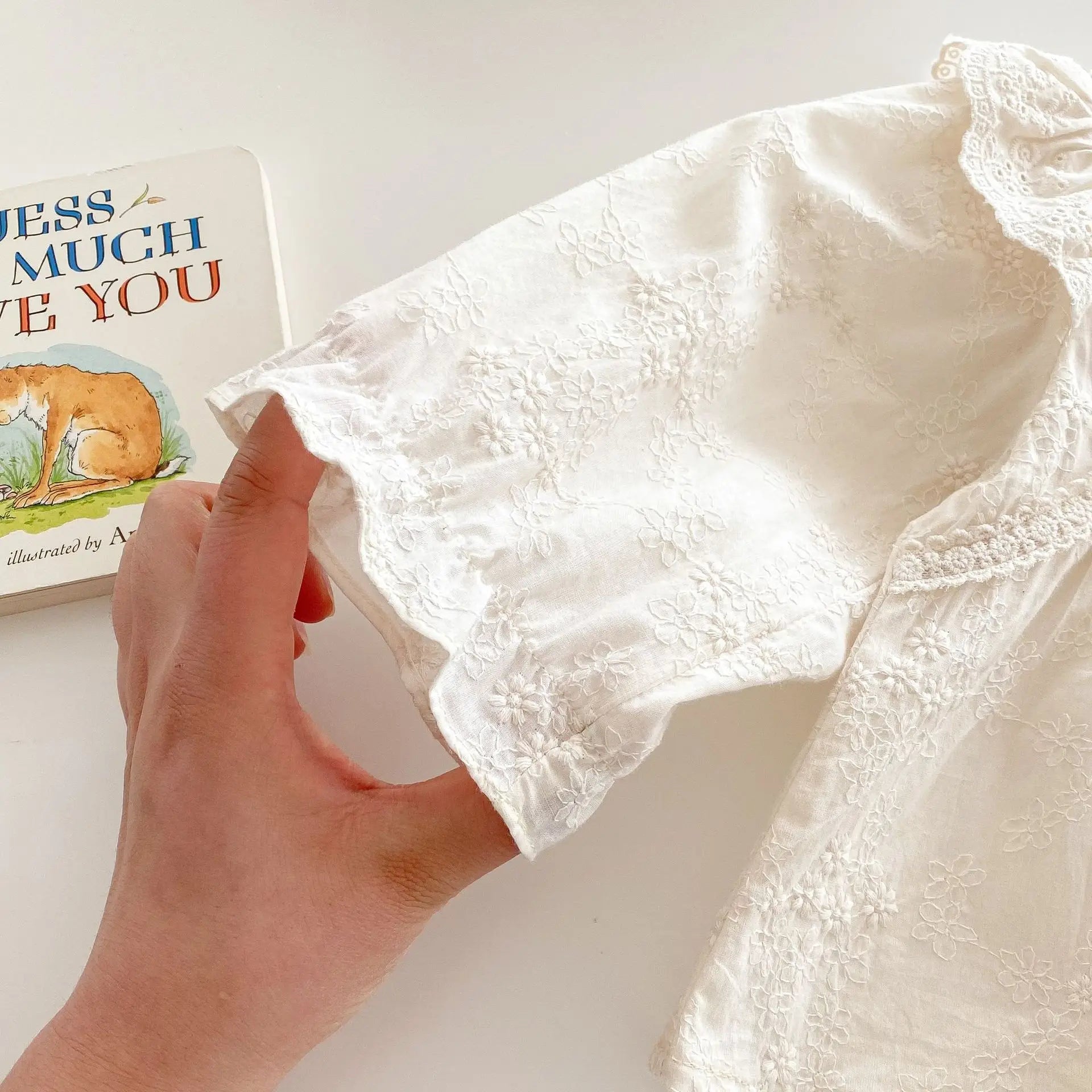 Spring Korean Style Girls' Doll Shirt Cute Embroidered Flowers Kid's Blouse Children's Baby Peter Pan Collar Shirt Base Top 0-5Y Girls