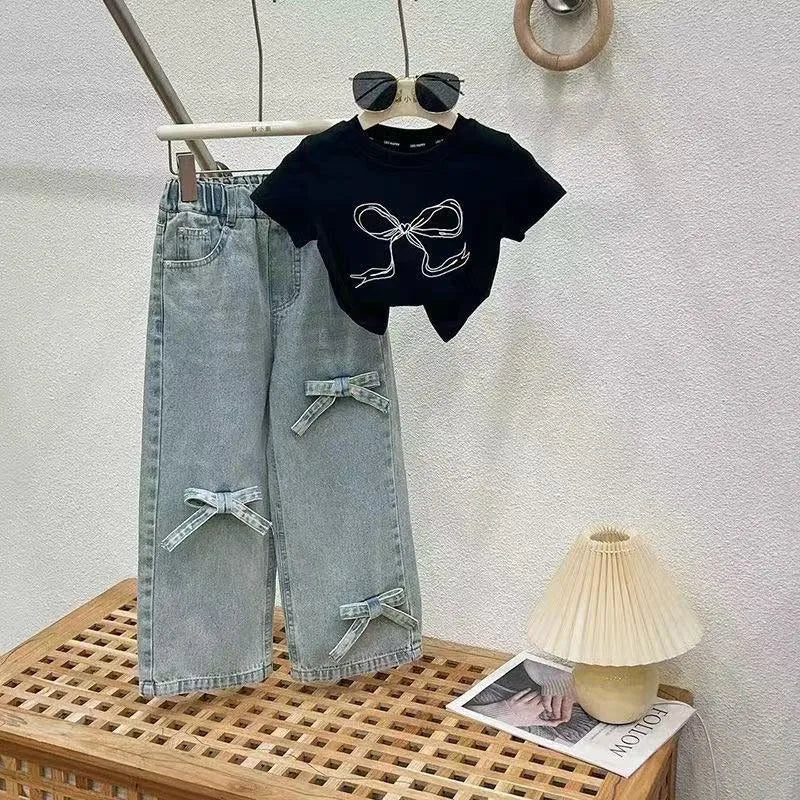 2-delige kinderkledingset voor de zomer met strik, kleurgeblokte top en effen jeans met rechte pijpen voor kinderen van 4-6 jaar.
