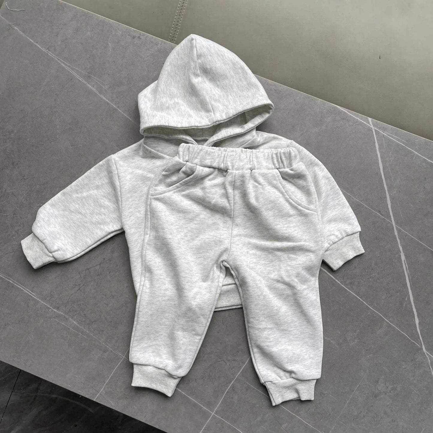 2025 Herfst Winter Nieuwe Baby Letter Print Hooded Sweatshirt + Sweatbroek 2PCS Pak Jongens Meisjes Casual Sportset Kinderoutfits 1-3Y