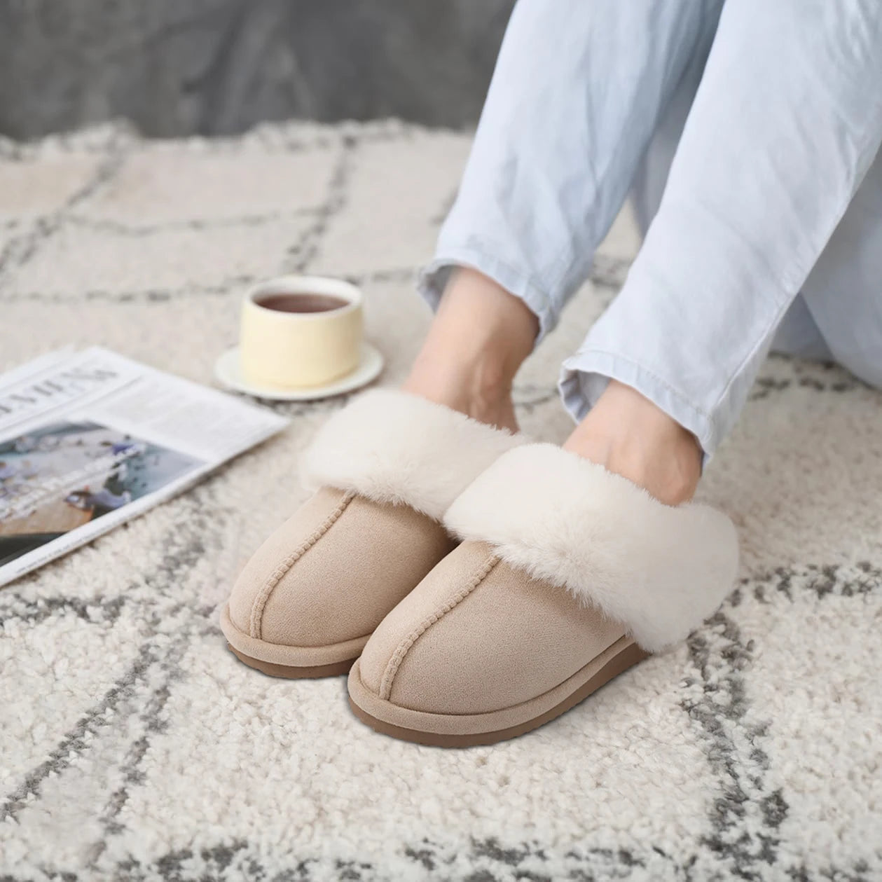 Women's Winter Warm Fluffy Faux Fur Suede Shoes For Indoor and Outdoor Use Fuzzy Slides Fur Slippers For Ladies