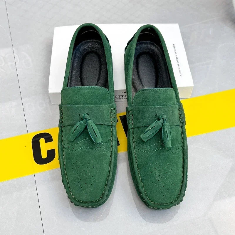 2024 Nieuwe modieuze loafers met kwastjes voor heren, groene jeugd, trendy mocassins, Engelse herenschoenen, grote maten 47-48