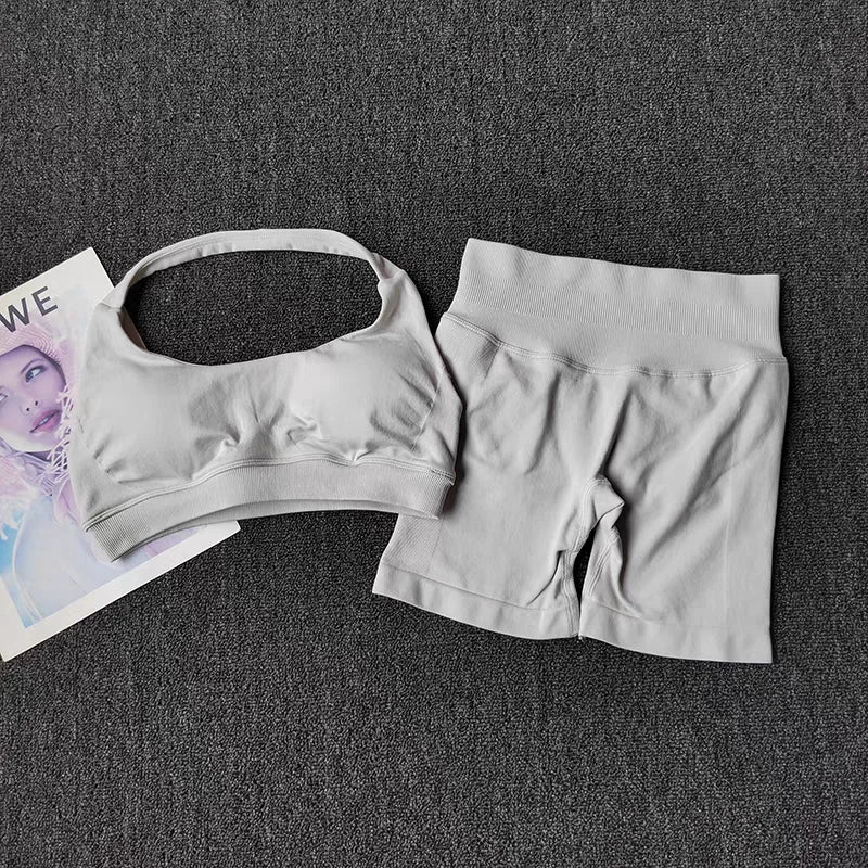 2-delige yogapak voor vrouwen Naadloze fitnesskleding Halter sportbeha Bijpassende impact shorts Trainingssets Gymset Outfit