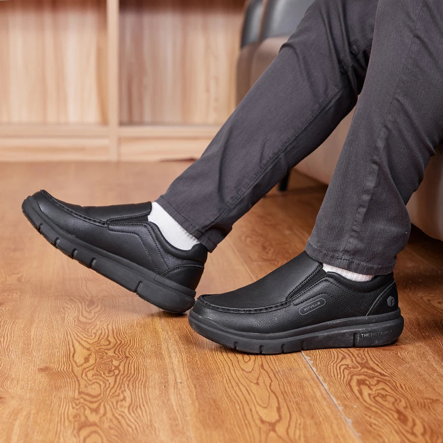 Men's Shoes Wide Width Leather Slip-On Casual Shoes Lightweight For Swollen Feet with Arch Support Pain Relief