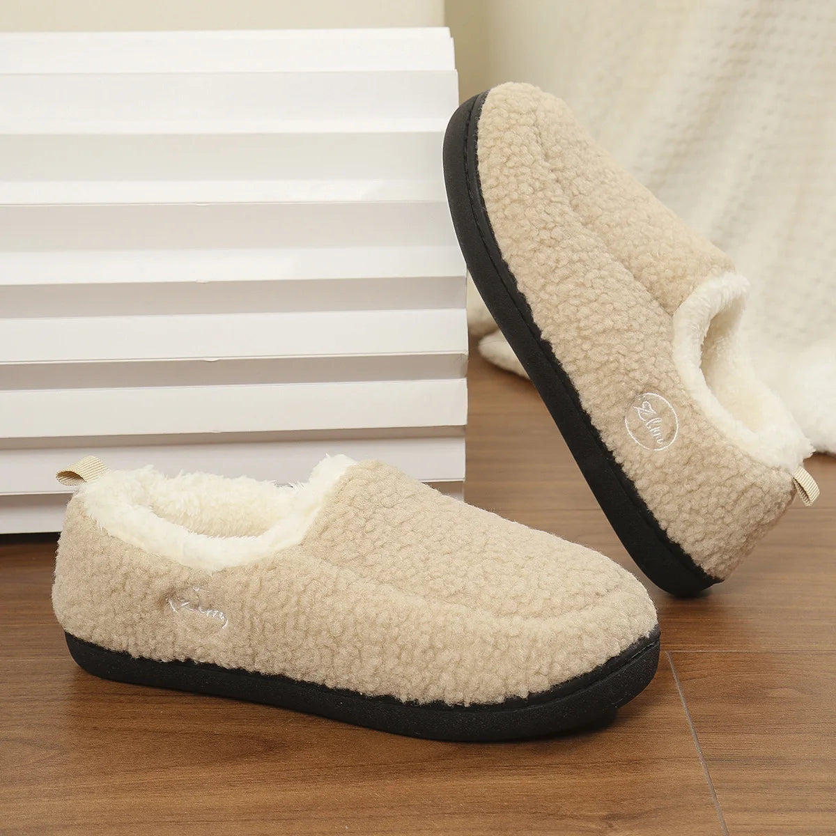Women's Winter Fluffy Warm Slippers Short Plush Lined Home Shoes Suitable For Indoor and Outdoor Use With Anti-Skid Fuzzy Ladies Cotton Shoes