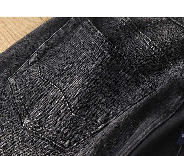 5028# 2024 Lente en herfst Nieuwe Amerikaanse retro elastische zwarte denim jeans Heren eenvoudige gewassen slanke rechte jeugd casual broek
