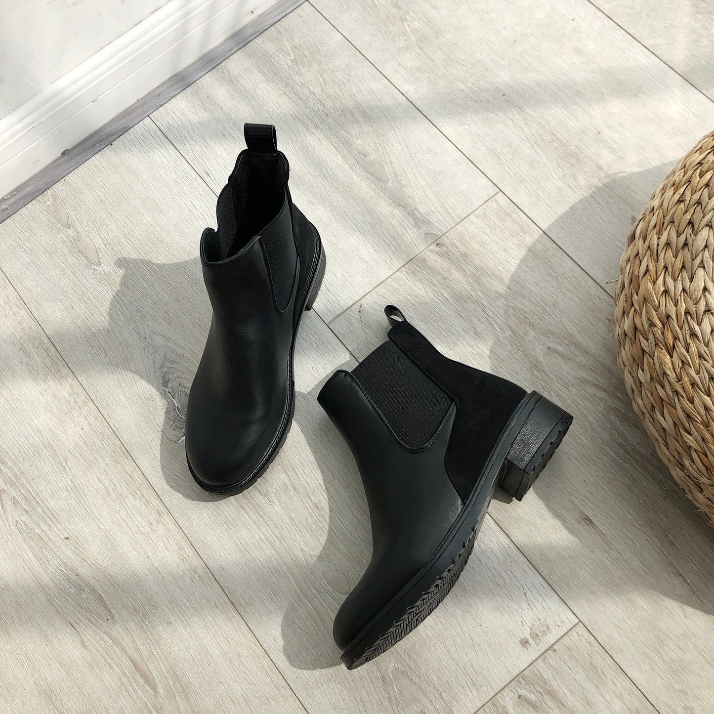 Women's Chelsea Boots Black PU Leather Round Toe Low Heels Snow Retro Chunky Heel Platform British Sole Autumn Winter Wear