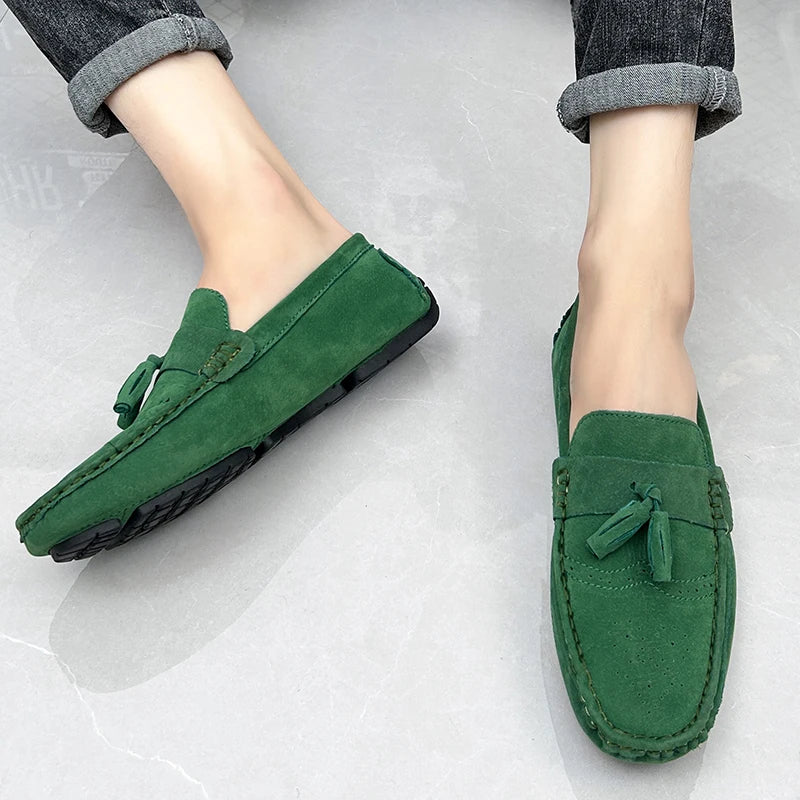 2024 Nieuwe modieuze loafers met kwastjes voor heren, groene jeugd, trendy mocassins, Engelse herenschoenen, grote maten 47-48