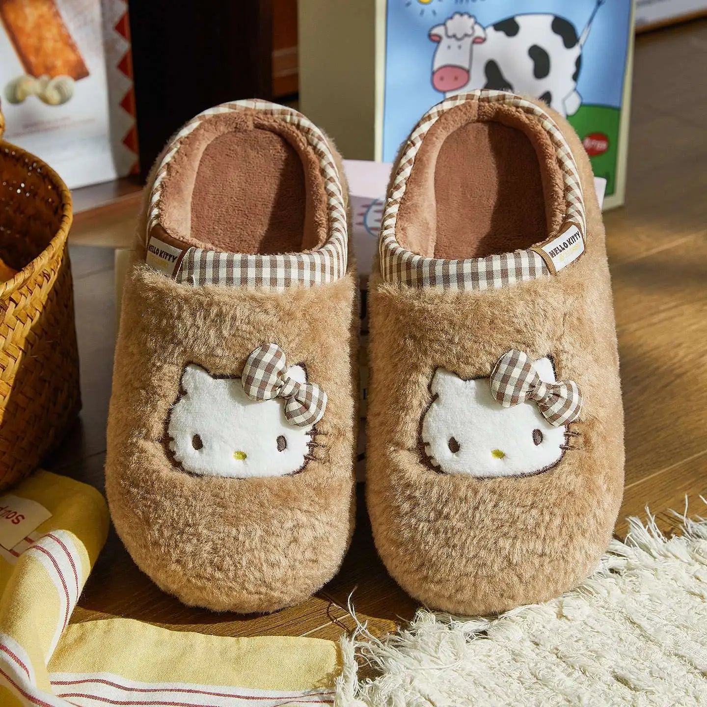 Kids' Slippers House Shoes Cotton Hello Kitty Winter Shoes Warm Anti-Slip Soft Bottom Shoes For Girls Size 36-41